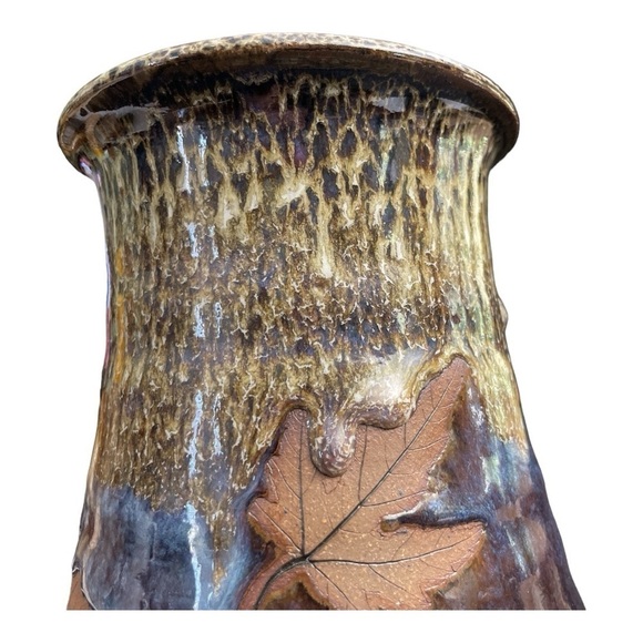 Mark Alewine Pottery 2008. Maple leaf
Vase W/ Leaf 8.5” Tall Collector
Item - Picture 3 of 14